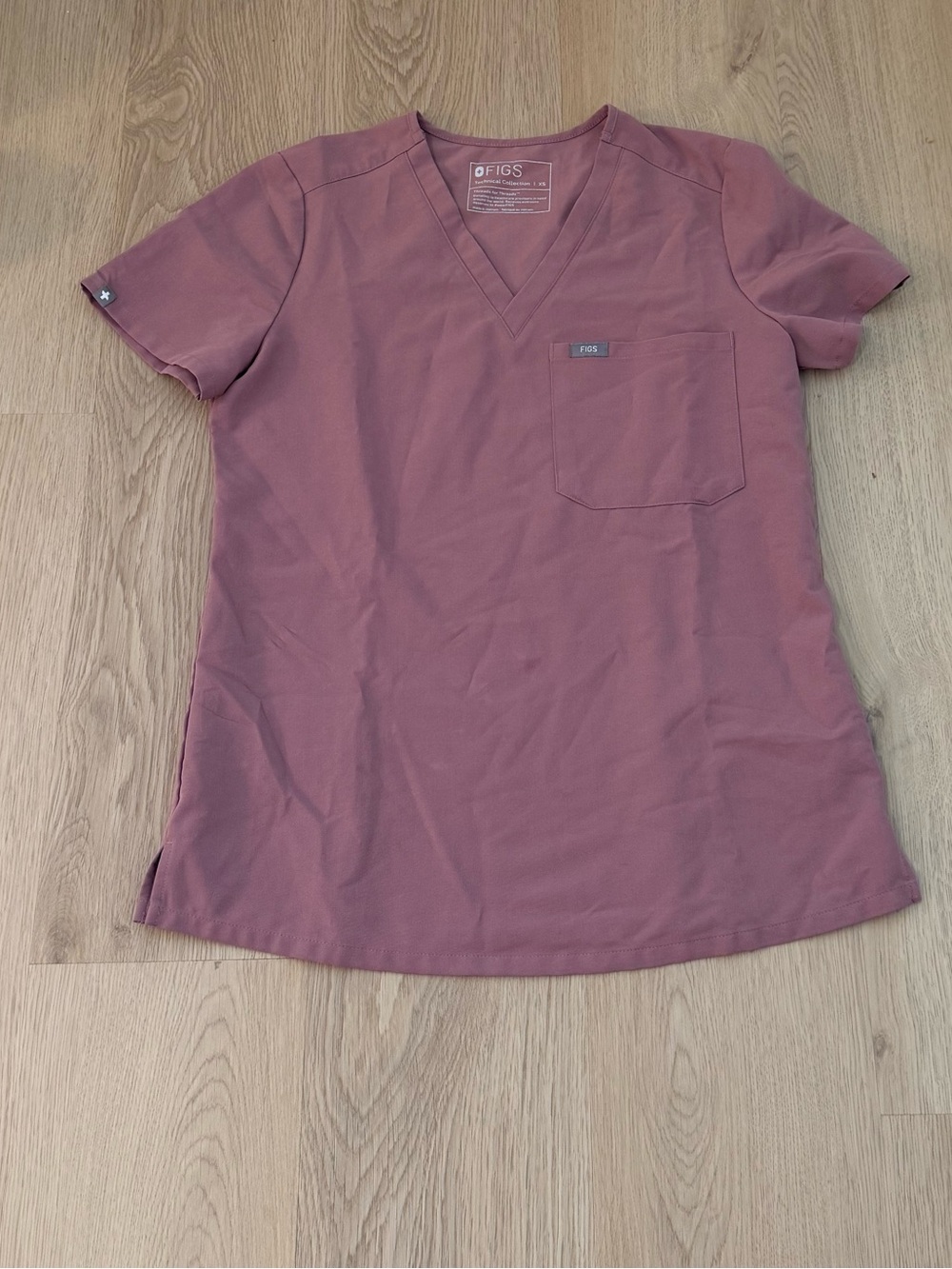 Figs Catarina scrub top in mauve size XS